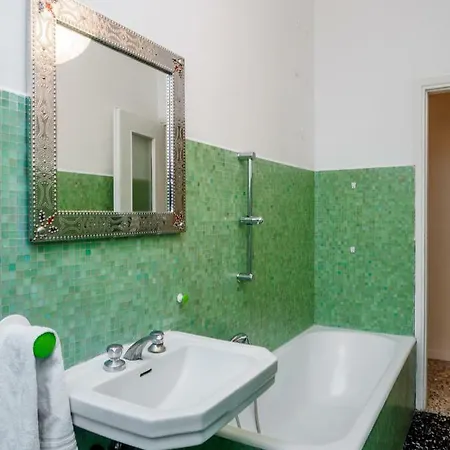 Enjoy Gorla Apartment